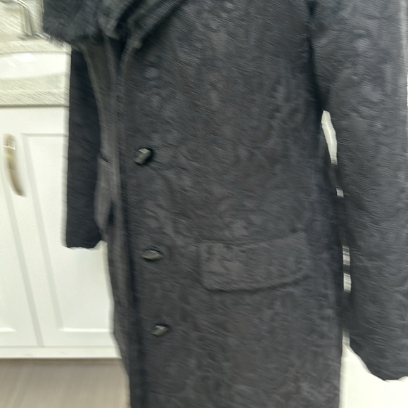 Black patterned Dress Coat By Xhilaration size small. Removable fur collar. - Picture 5 of 13